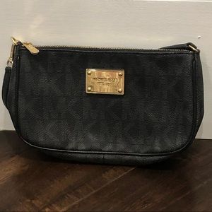 Michael Kors Small Bag/ Wristlet